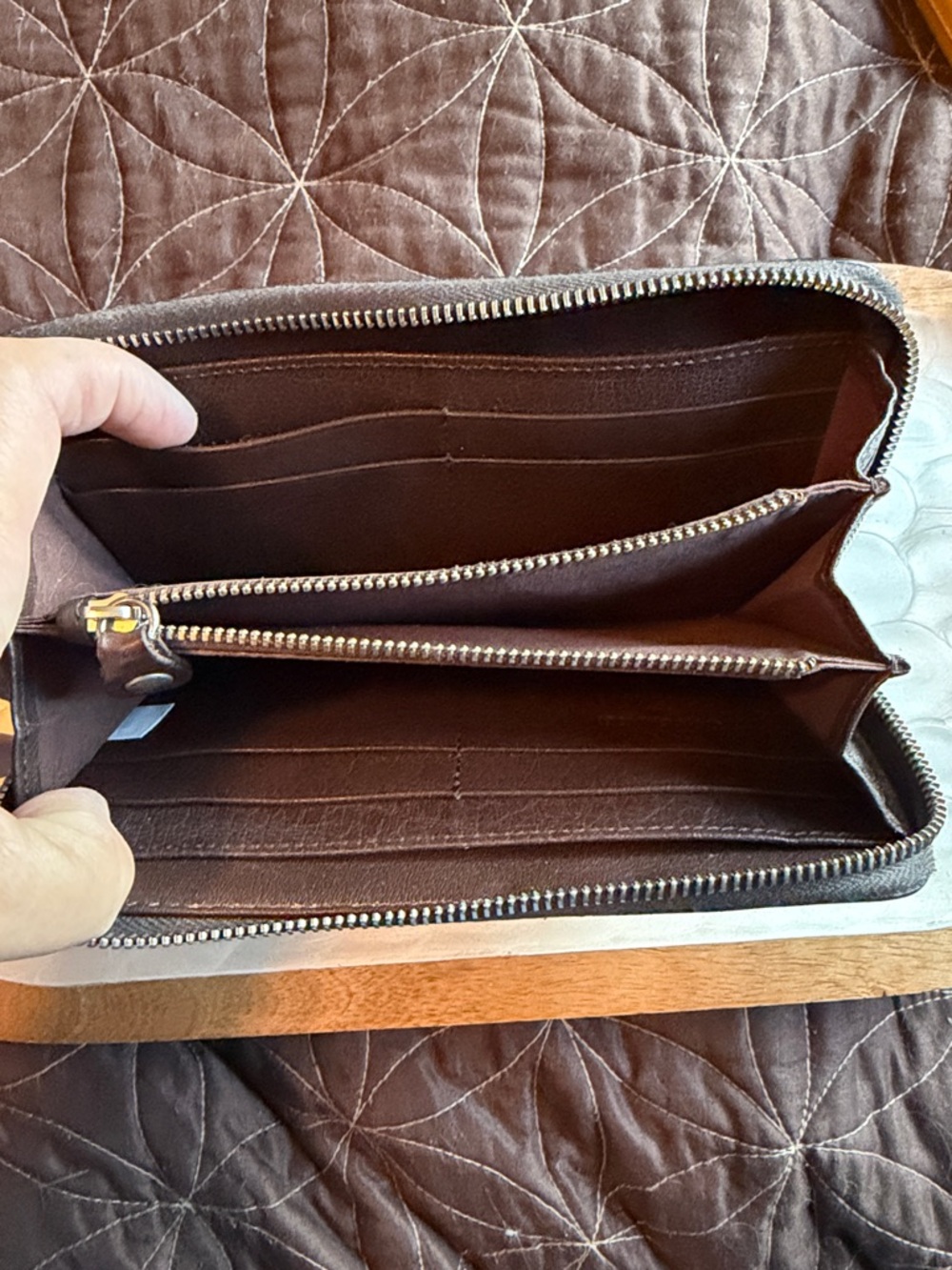 Campomaggi Brown Leather Zip Wallet with Stud and Turquoise/Red Accents - Picture 5 of 5